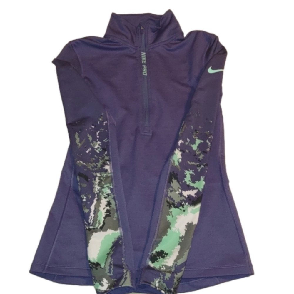 𝅺Nike Pro HyperWarm Pullover Girl's Size Small